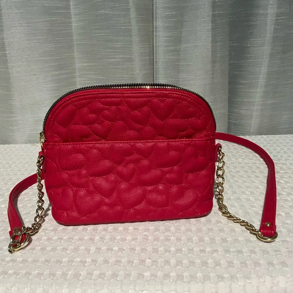 Betsey Johnson Red Heart Crossbody Bag - Picture 3 of 3